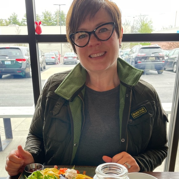 Meet your Posher, Lara - Picture 3 of 3